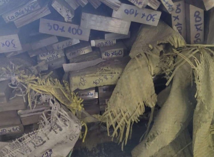 THANH LA ĐÚC 304 SỌC XƯỚC : 40 x 16 x 4000/6000MM/HL- LẬP LÀ INOX - Stainless Steel Bar Flat