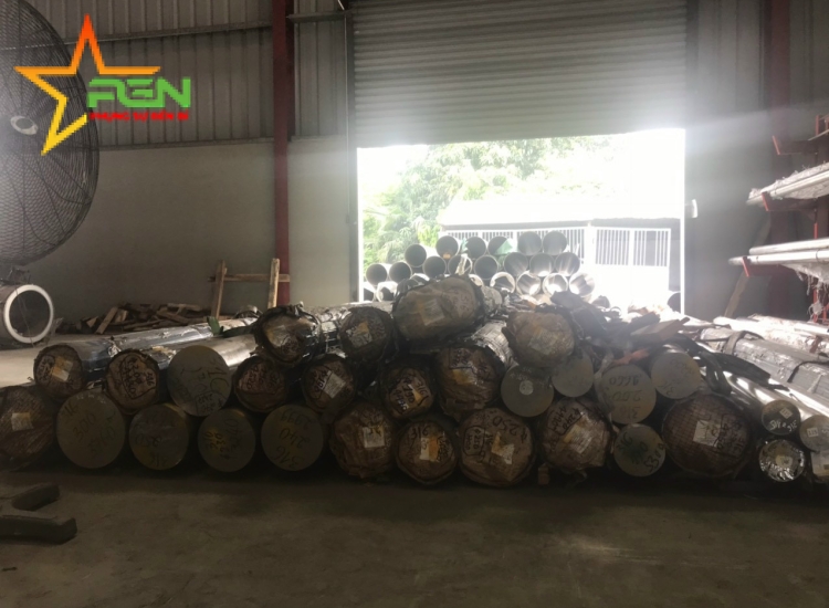 LÁP TRÒN ĐẶC 304- PHI 220|STAINLESS STEEL 304 ROUND BAR , Diameter 220mm