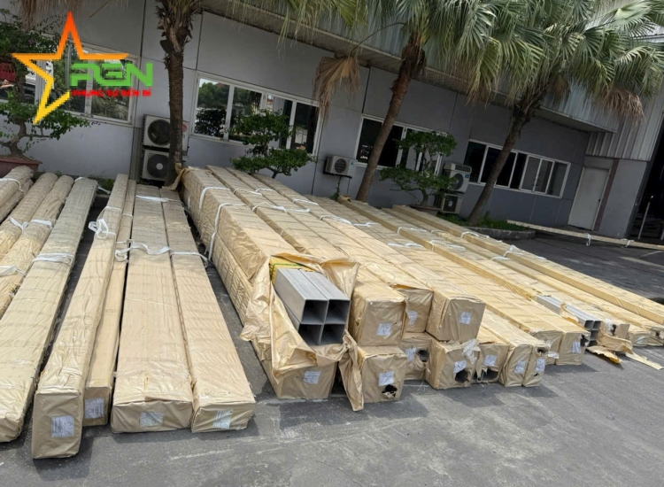 HỘP VUÔNG INOX 304/316 - 150 x 150 x 6.0MM