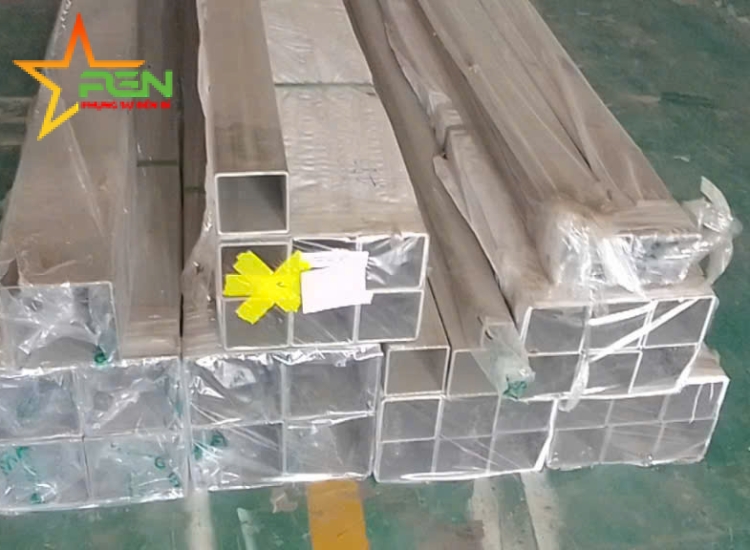 HỘP VUÔNG INOX 304/316 89.9 x 89.9 x 4.0MM