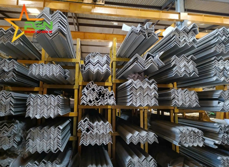 VÊ ĐÚC INOX 304: 20 x 20 x 3.0 x 6 M