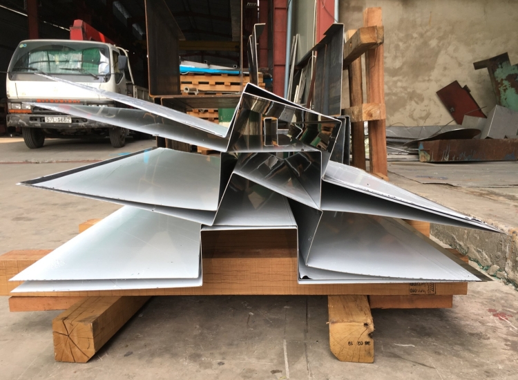 GIA CÔNG CHẤN CHỮ L,CHỮ V VÀ CÁC HÌNH DẠNG KHÁC INOX 304/316/201/430