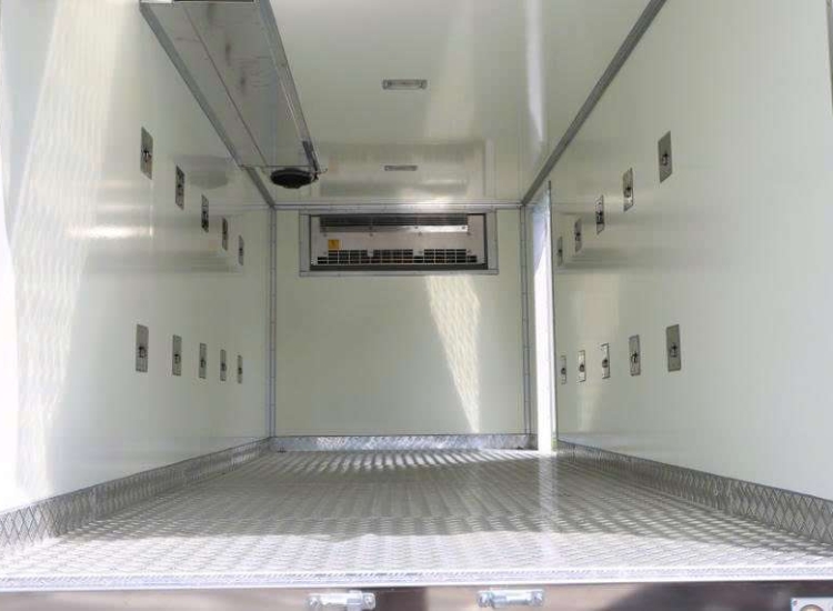 TẤM INOX DẬP GÂN CHỐNG TRƯỢT 5 VẠCH, 5 GÂN- LÀM THÙNG XE ĐÔNG LẠNH, THÙNG XE TẢI