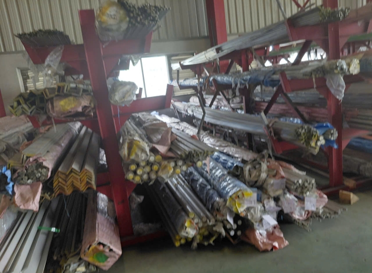 VÊ ĐÚC INOX 316/316L: 40 x 40 x 3.0 x 6 M